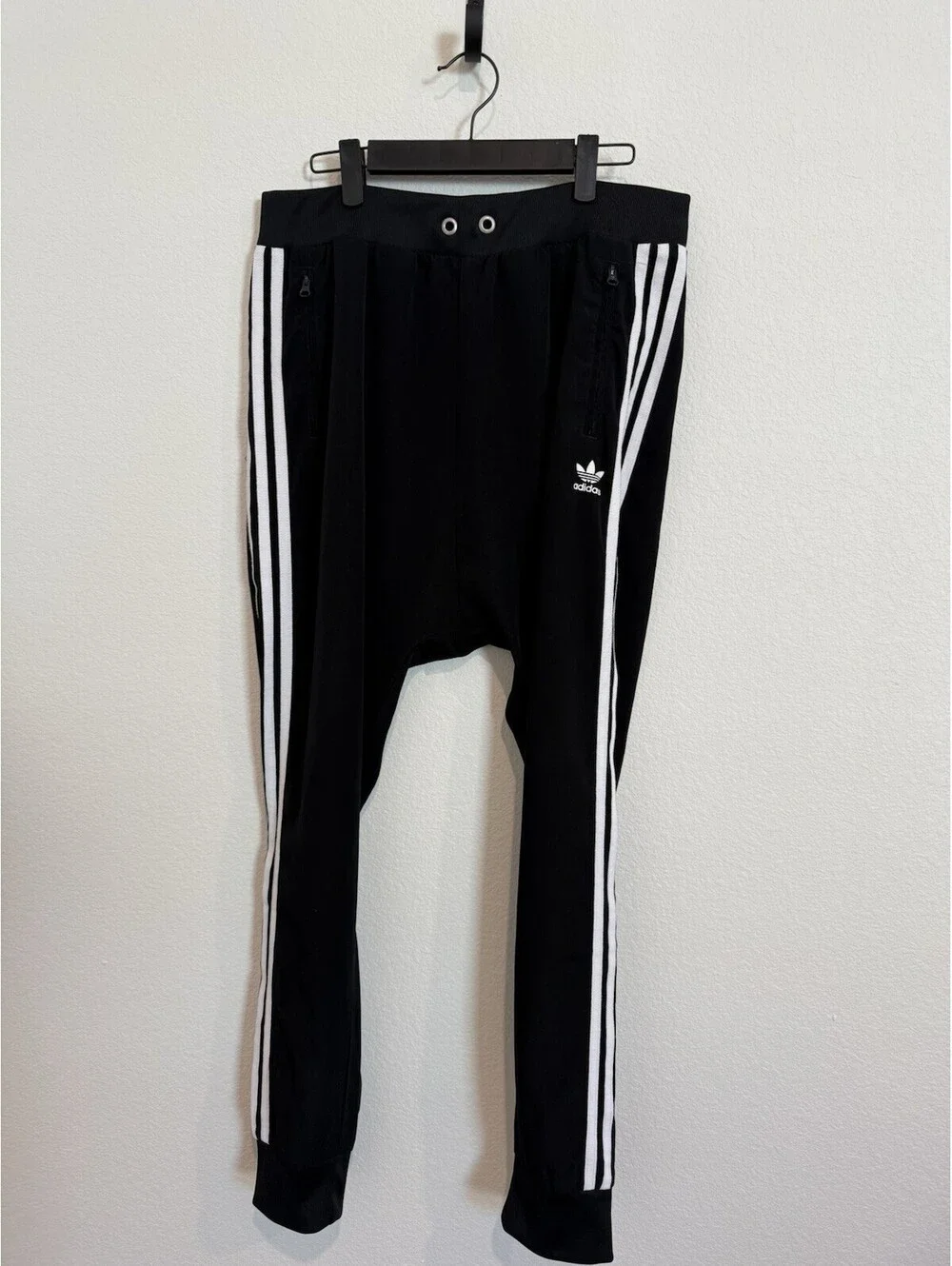 Adidas Sport Joggers Men's Size Medium Tailored Leg Black Logo